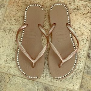 Haviana rose gold flip flops